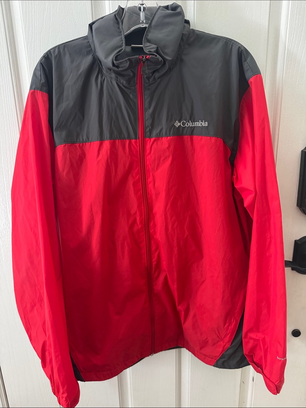 Columbia Red and Black Men's Lightweight Windbreaker waterproof jacket size L